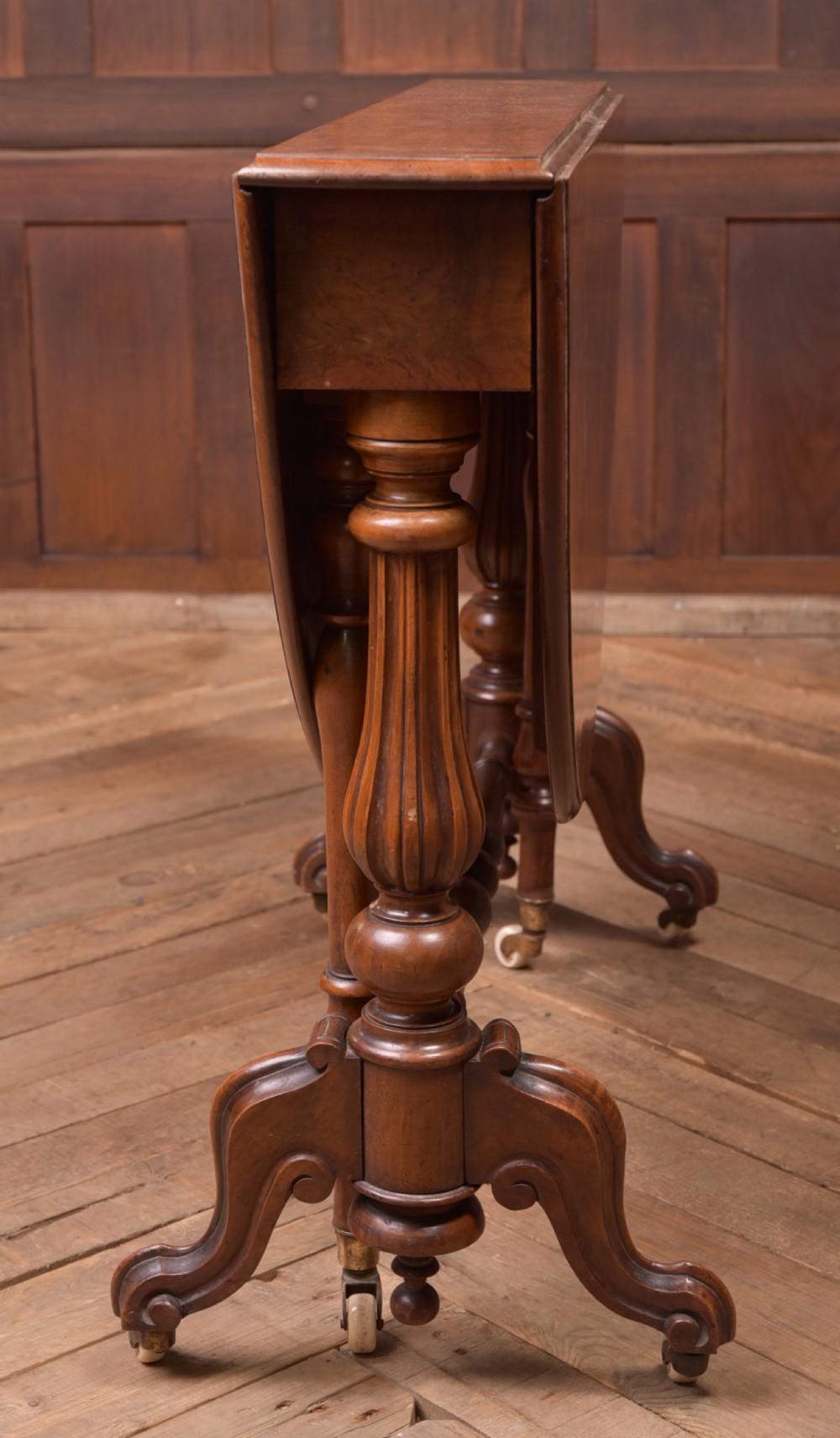 Victorian Sutherland Table View IV