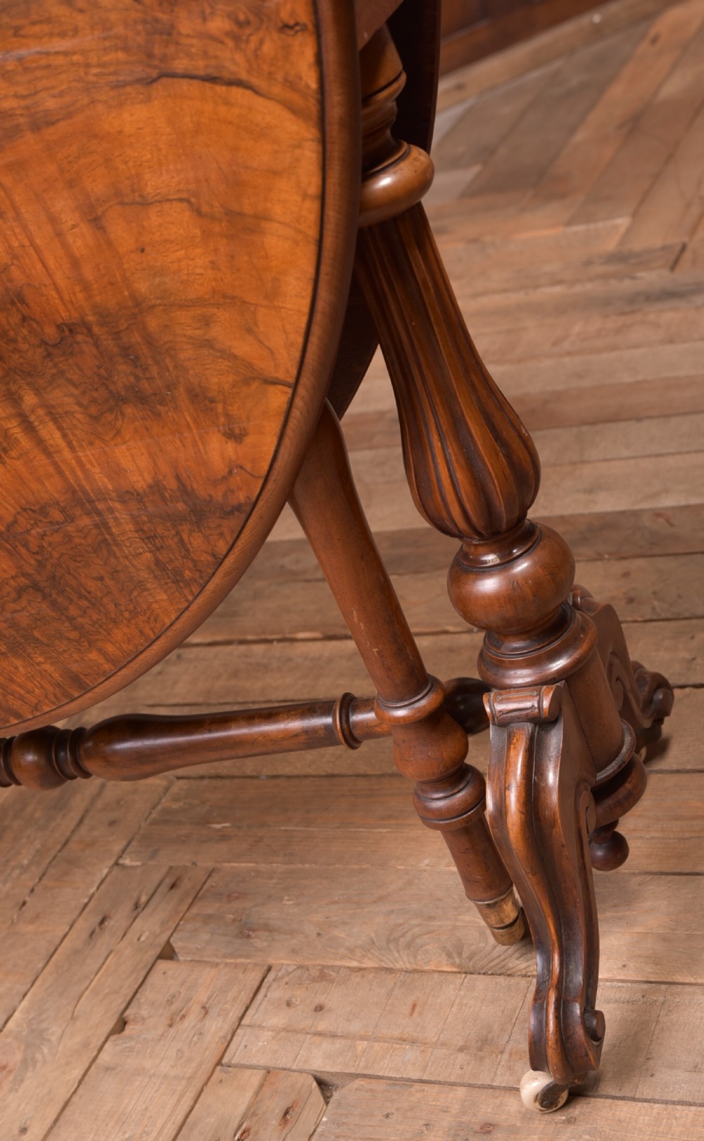 Victorian Sutherland Table View VI