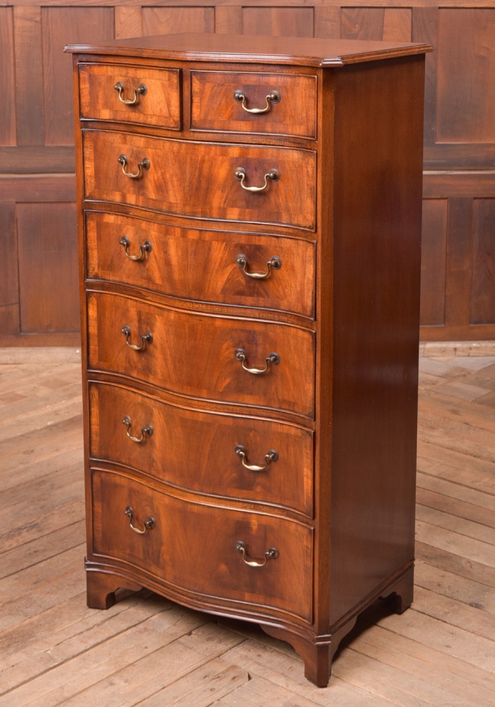 Edwardian Serpentine Chest of Drawers