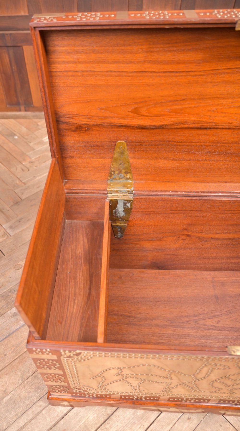 Zanzibar Chest View XVIII