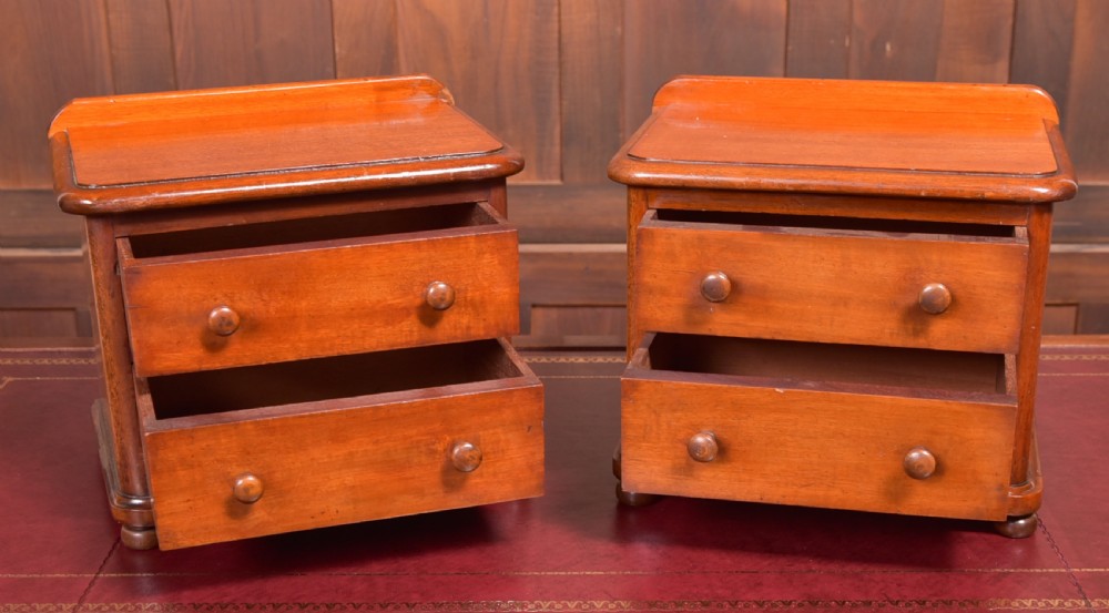 Pair of Mahogany Chest of Drawers View IV