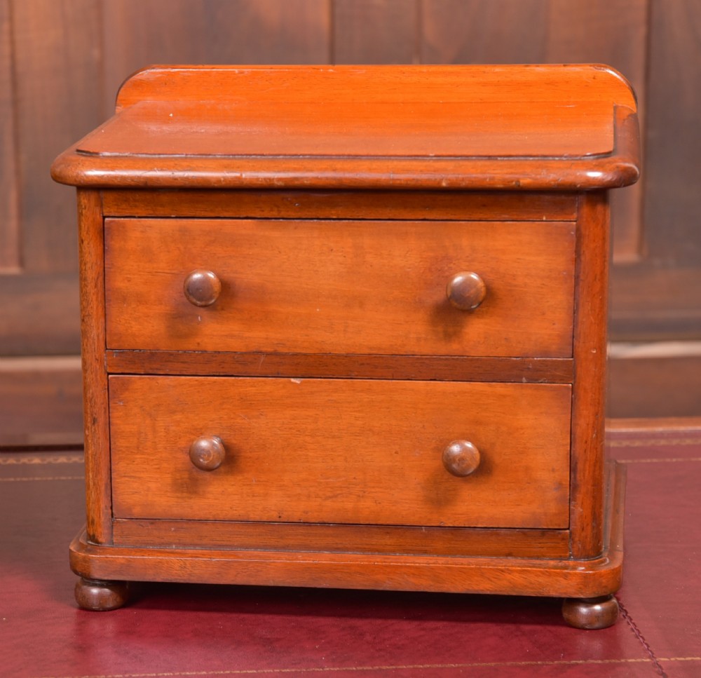 Pair of Mahogany Chest of Drawers View VII