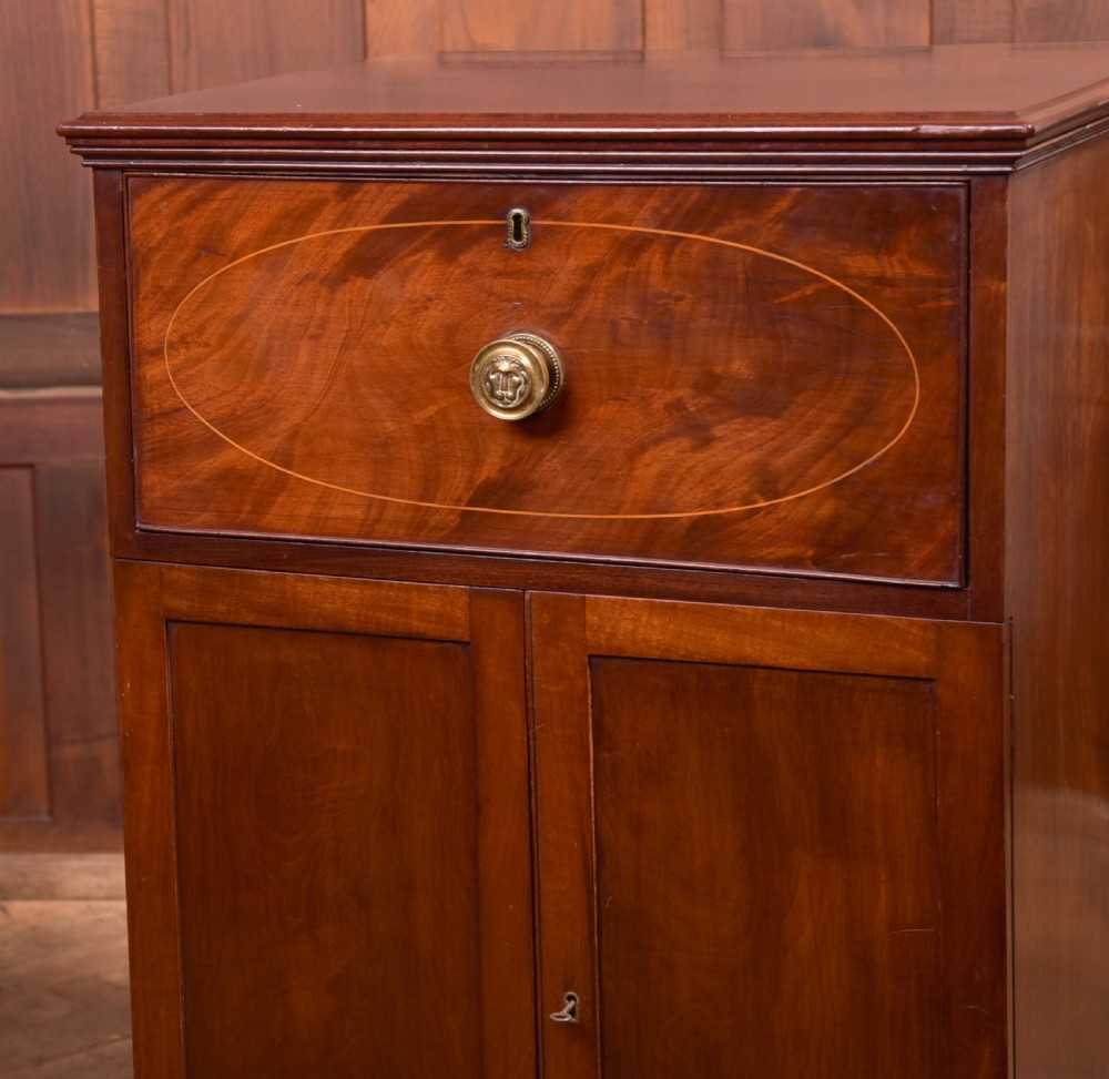 Secretaire Cabinet  View III