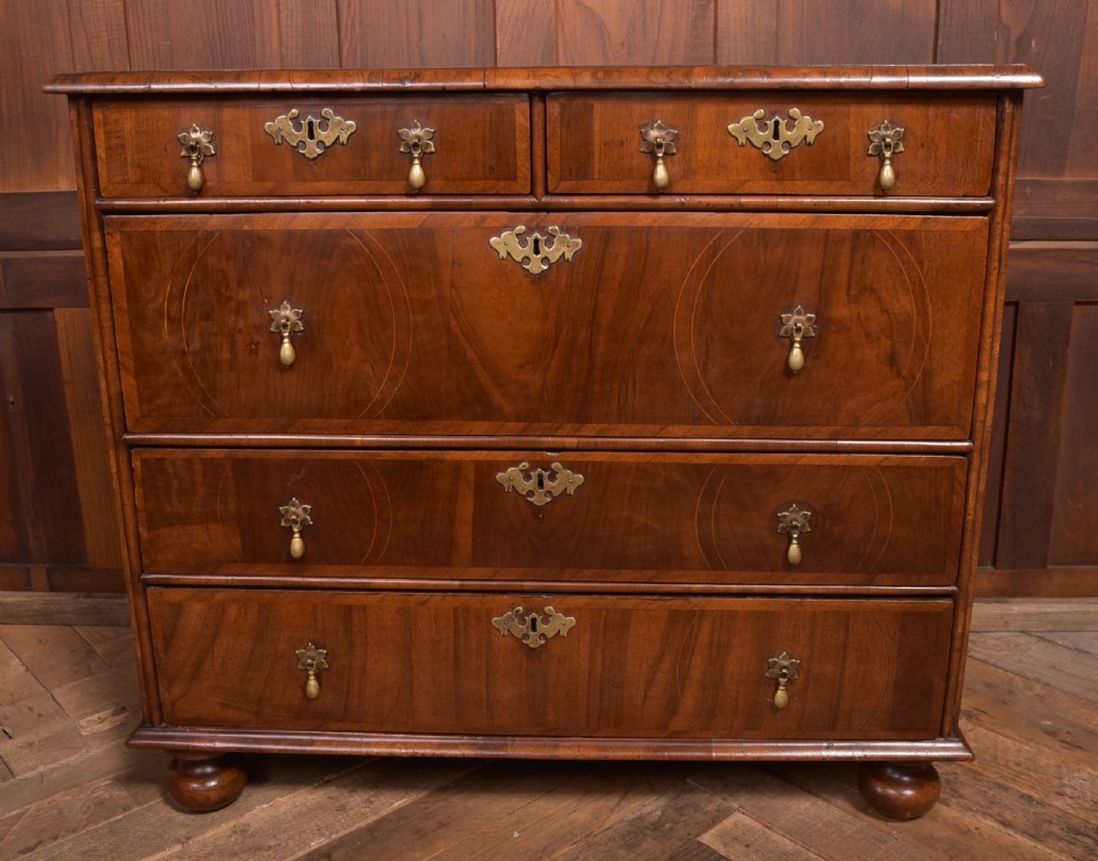 William and Mary Chest of Drawers View XIV