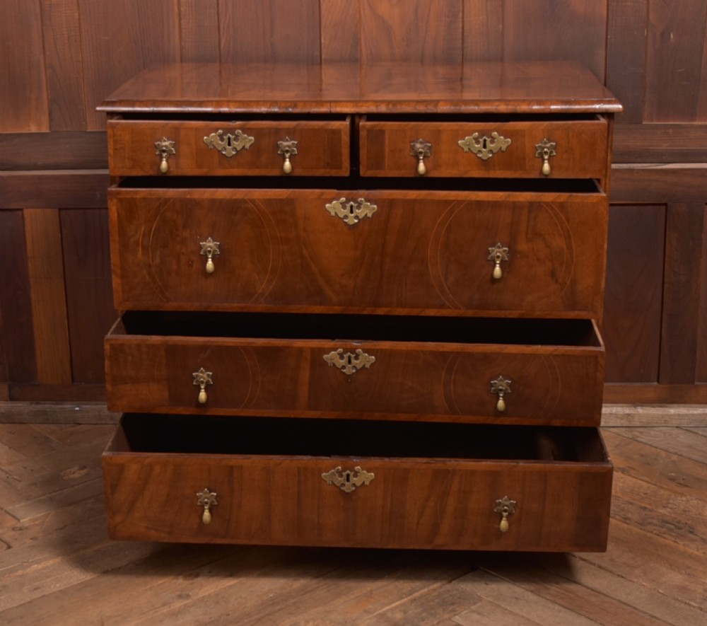William and Mary Chest of Drawers View XVI