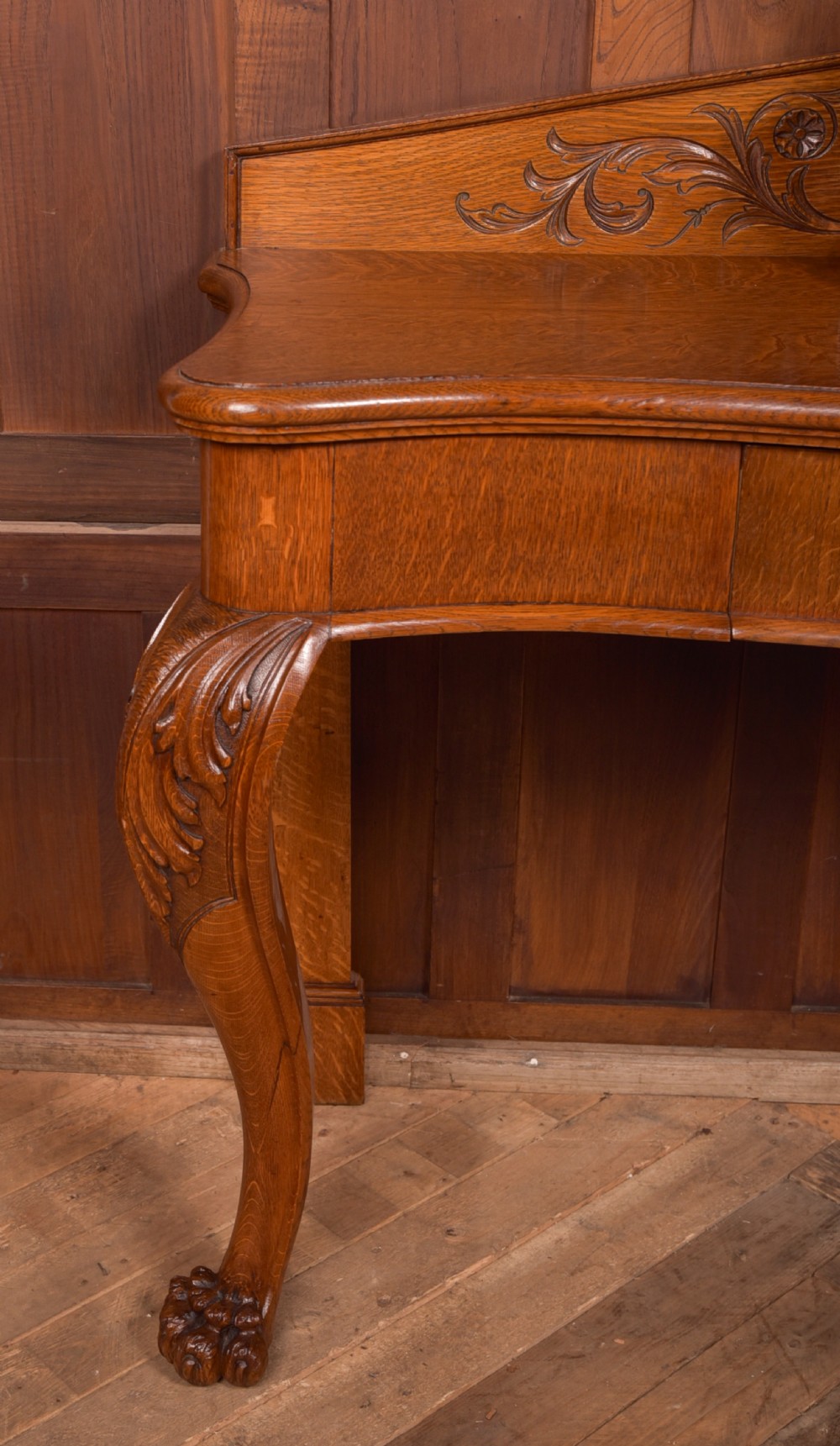 Victorian Console Table View II