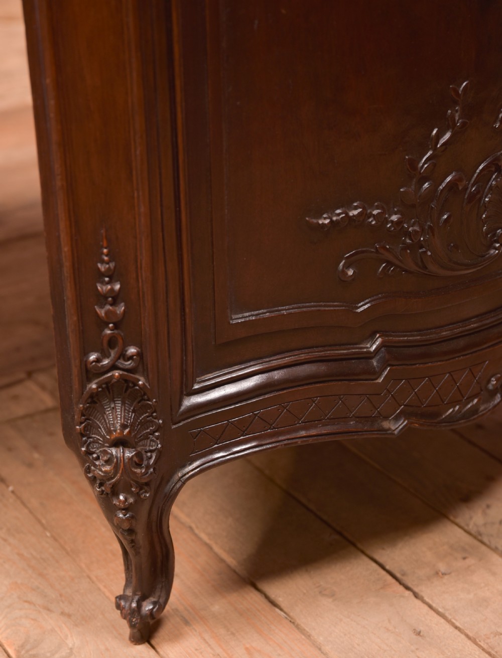 Kidney Shaped Carved Desk View XX