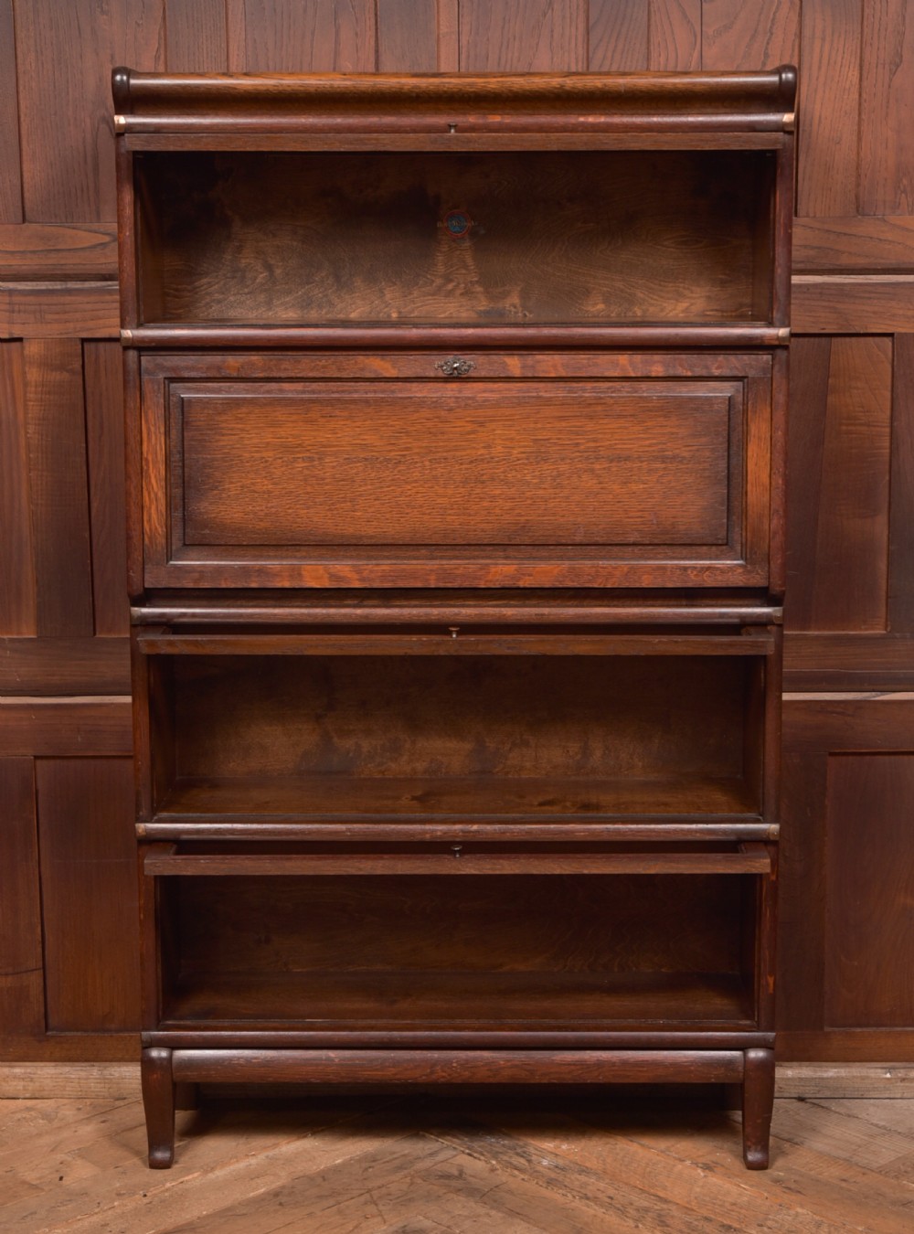 Globe Wernicke Sectional bureau bookcase View VI