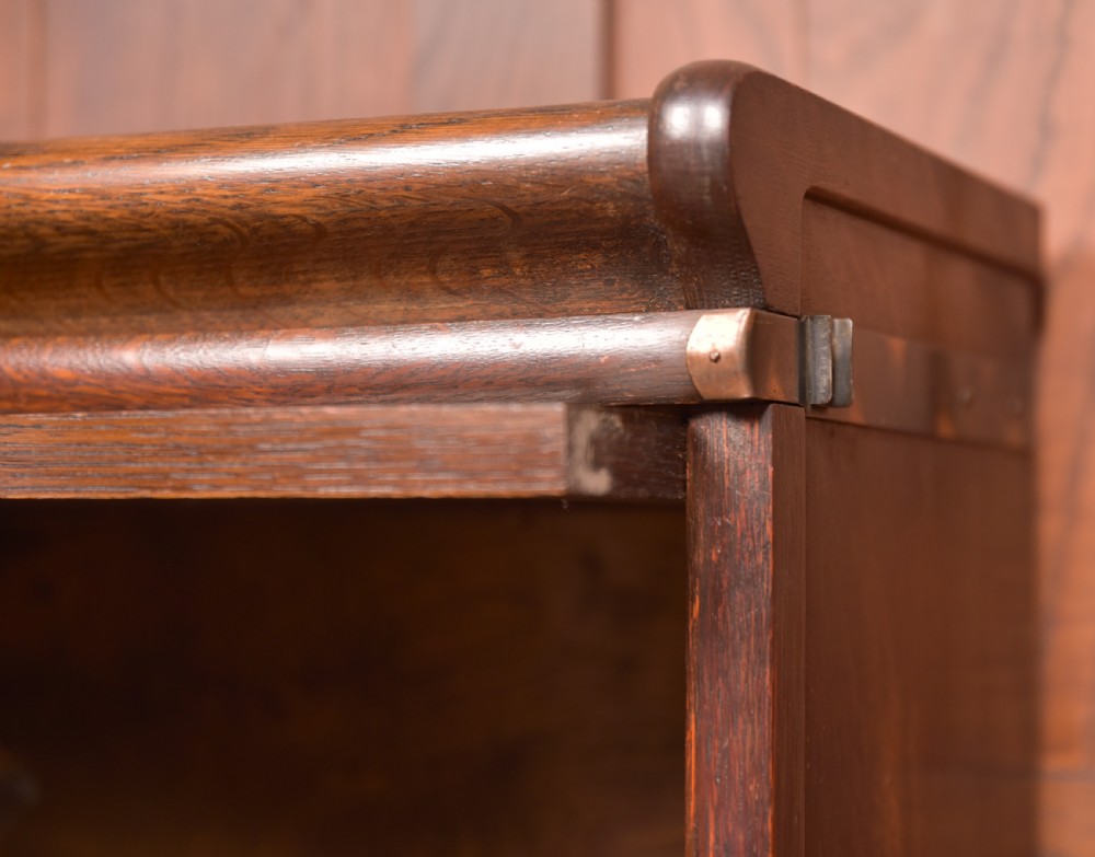 Globe Wernicke Sectional bureau bookcase View VIII