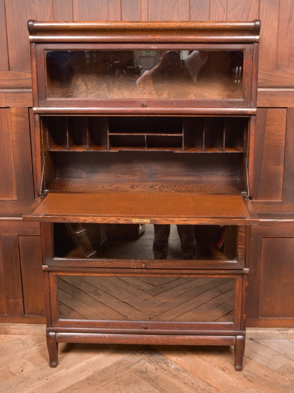 Globe Wernicke Sectional bureau bookcase View XV
