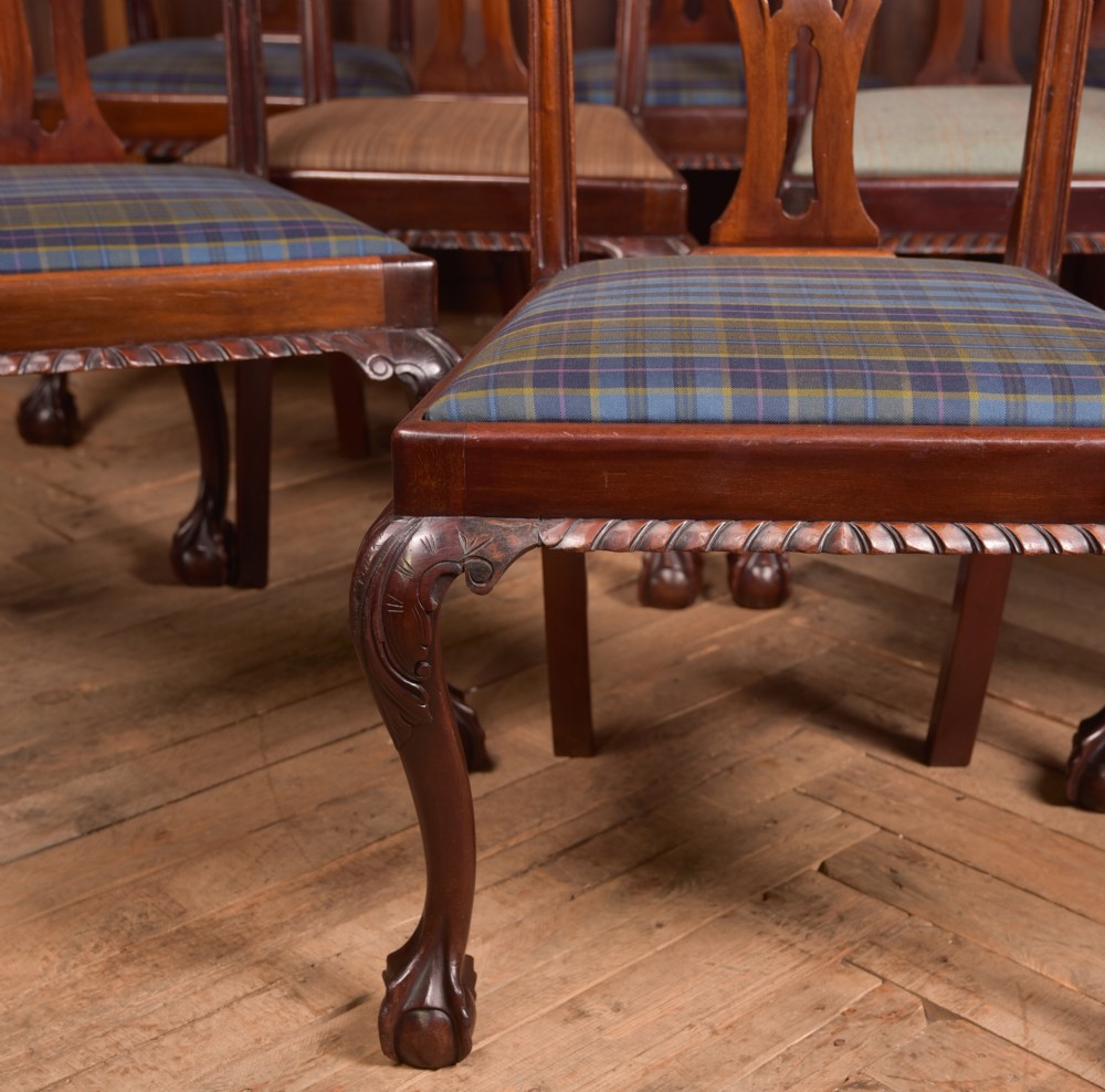 Set of 8 Chippendale Style Dining Room Chair View XVII