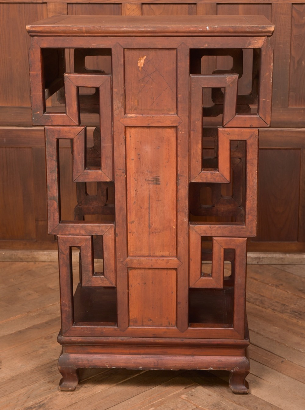 Oriental Vase Stand View V