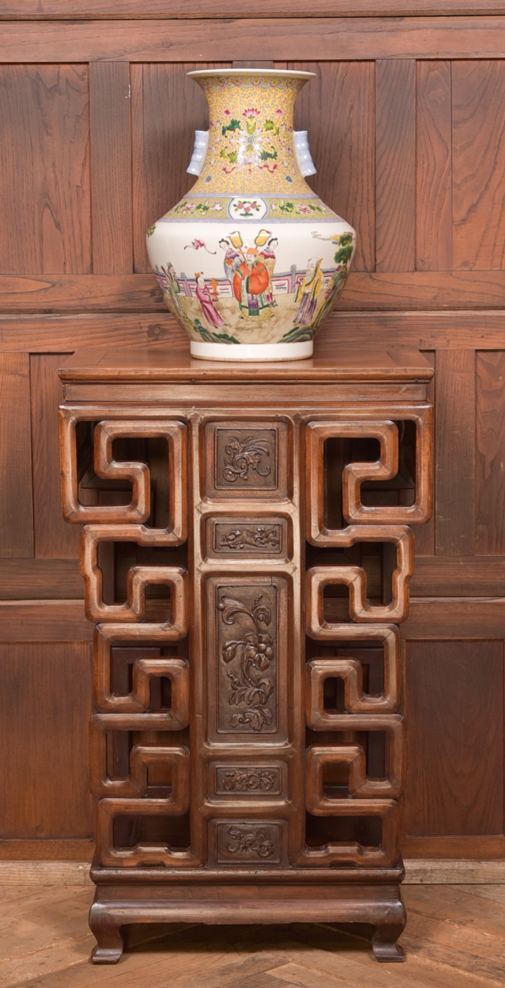 Oriental Vase Stand View XV
