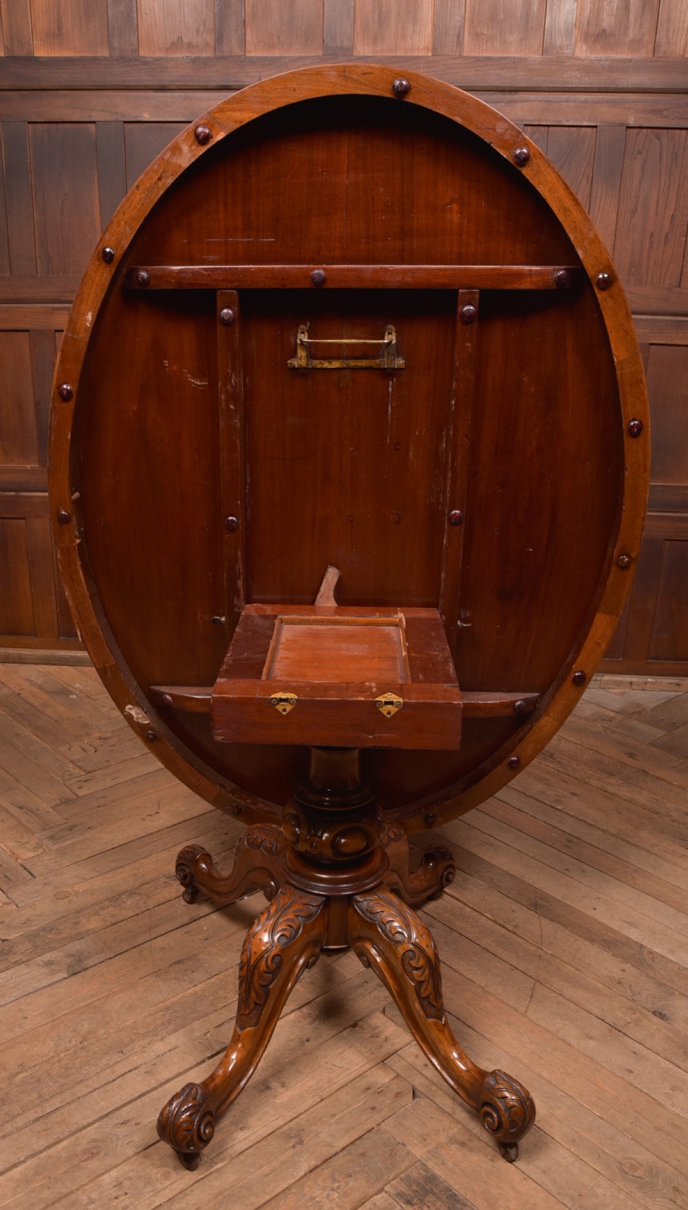 Victorian Snap Top /Loo table View XI
