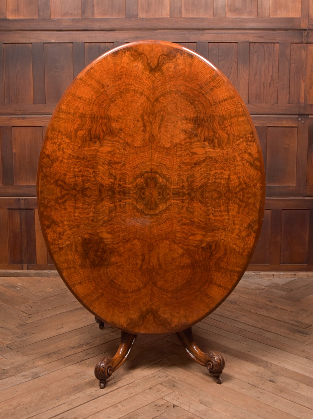 Victorian Snap Top /Loo table View XV