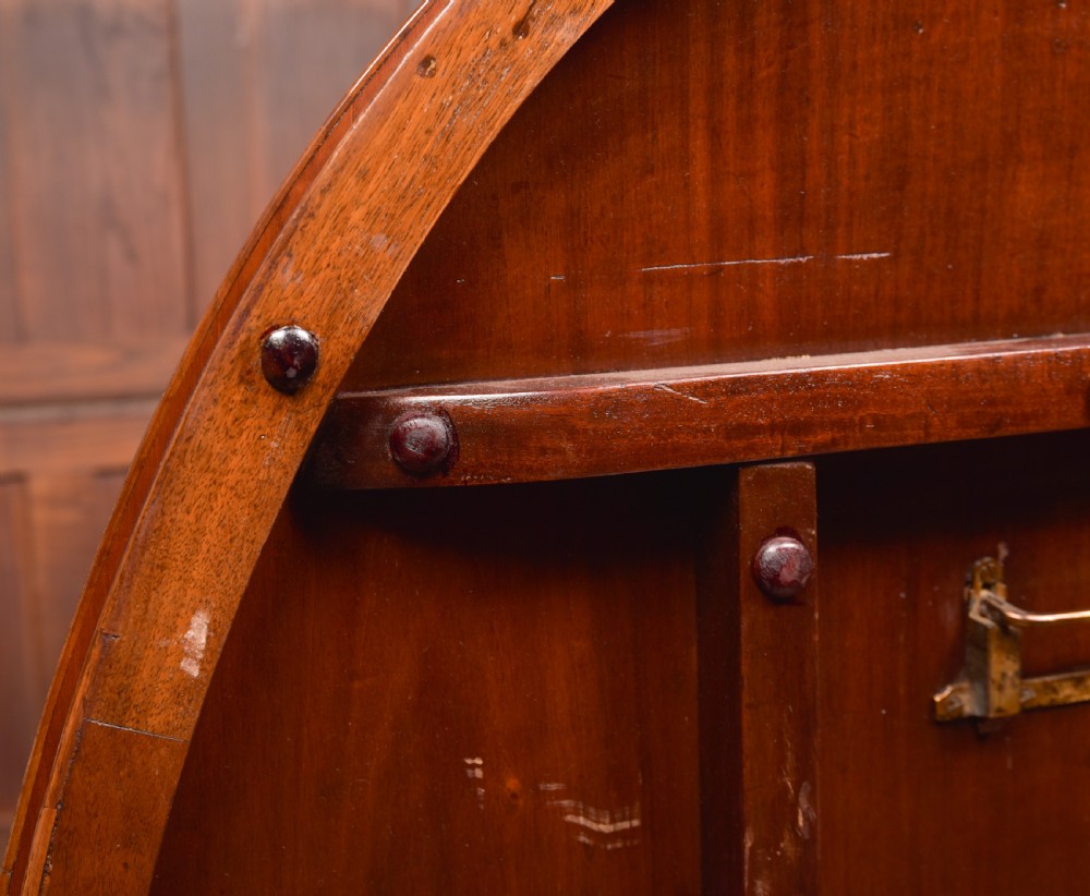 Victorian Snap Top /Loo table View XXI
