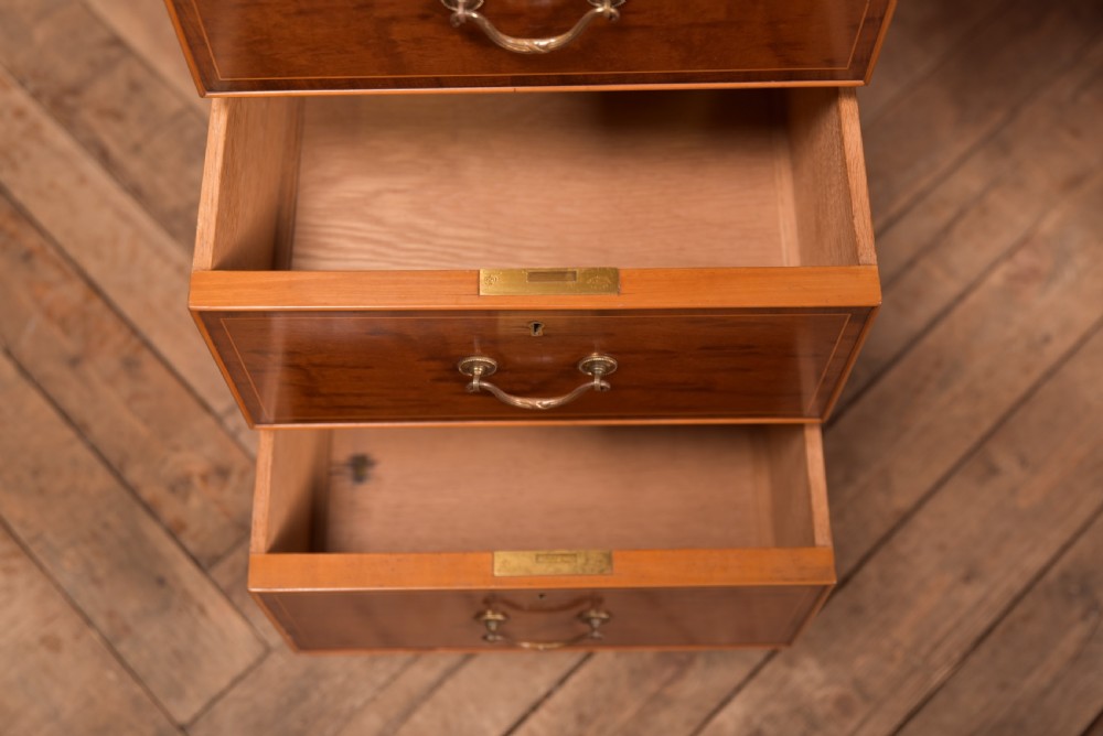 Quality Mahogany Knee Hole Desk View VII