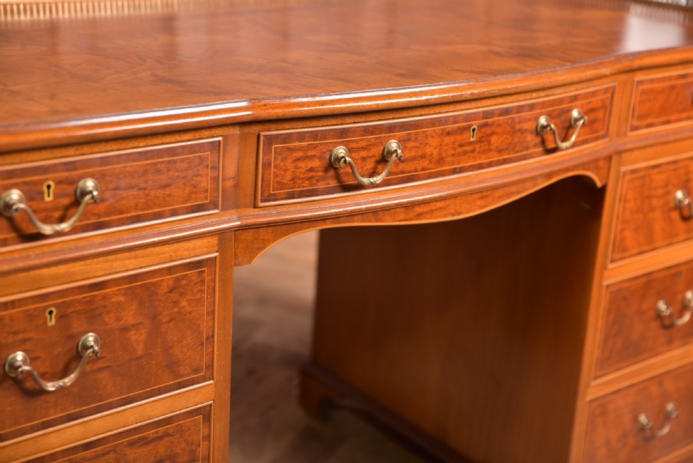 Quality Mahogany Knee Hole Desk View X