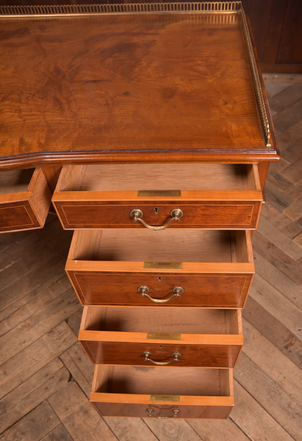 Quality Mahogany Knee Hole Desk View XII