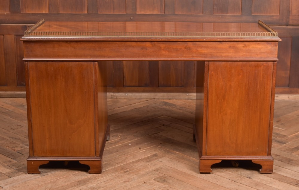 Quality Mahogany Knee Hole Desk View XVII