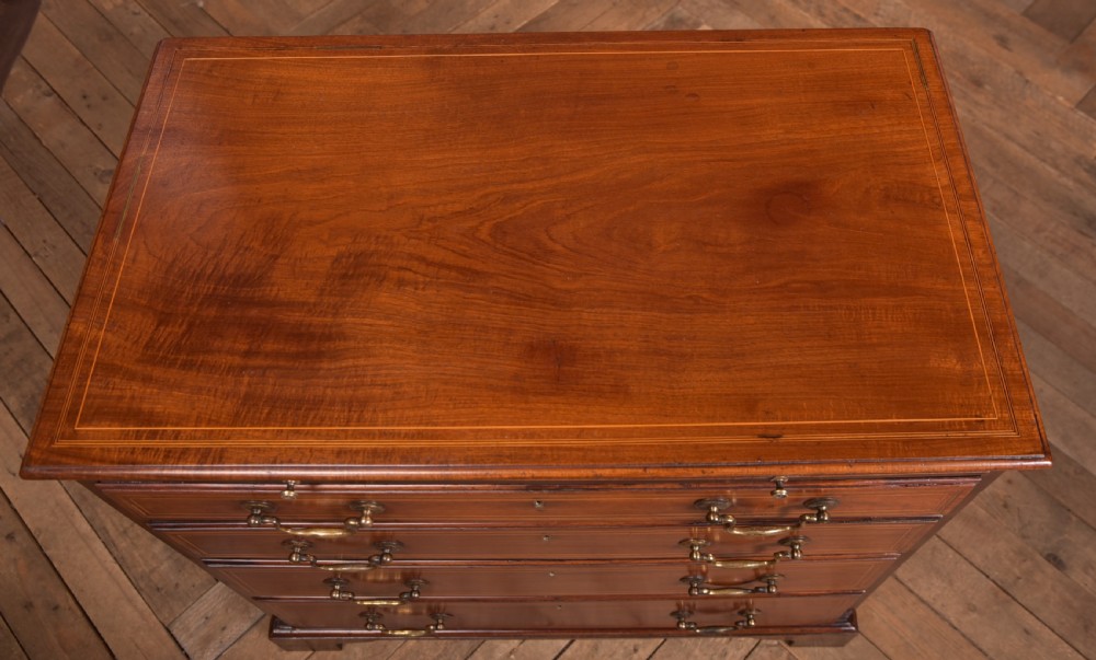 Georgian Bachelors Chest View X