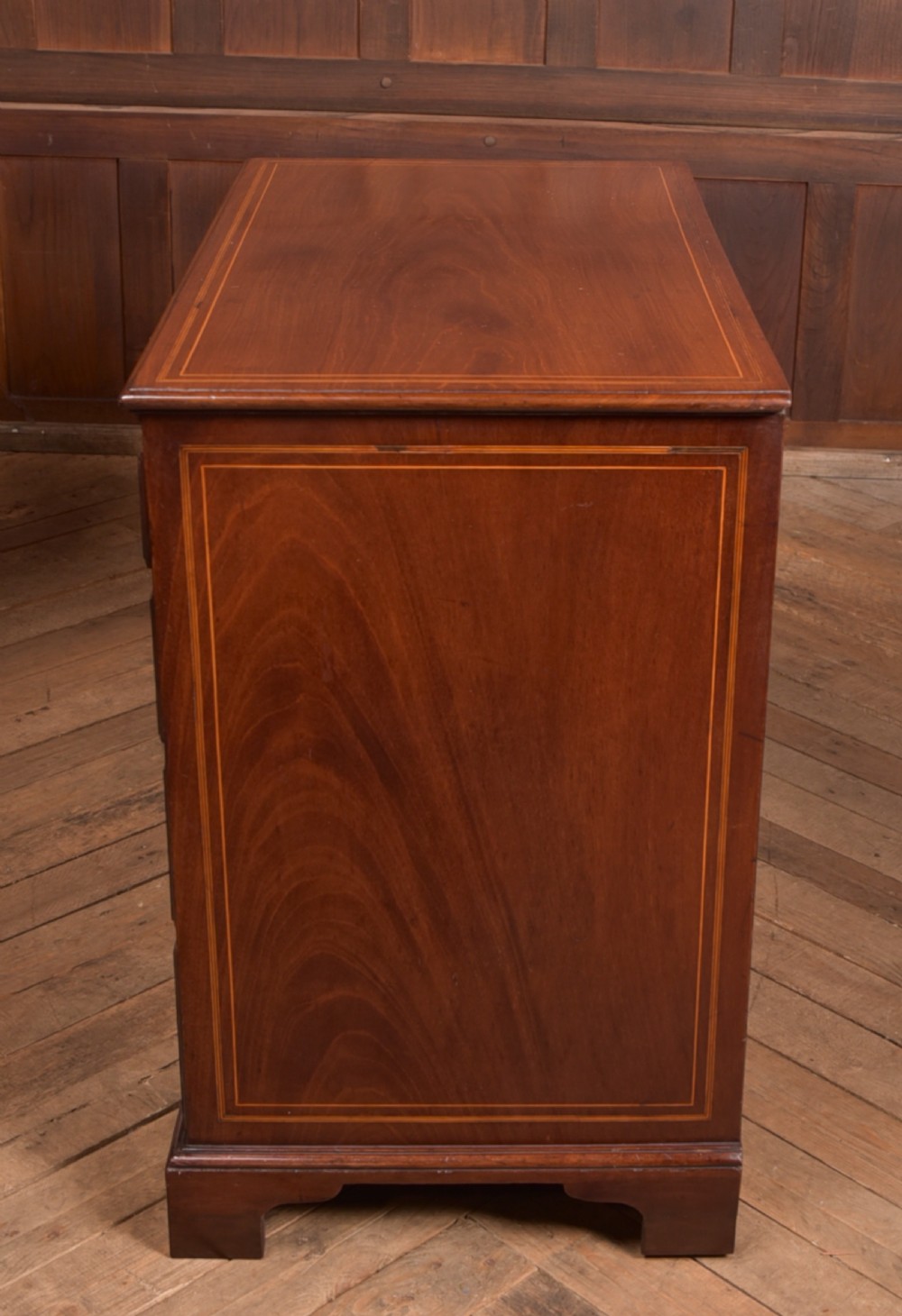 Georgian Bachelors Chest View XI