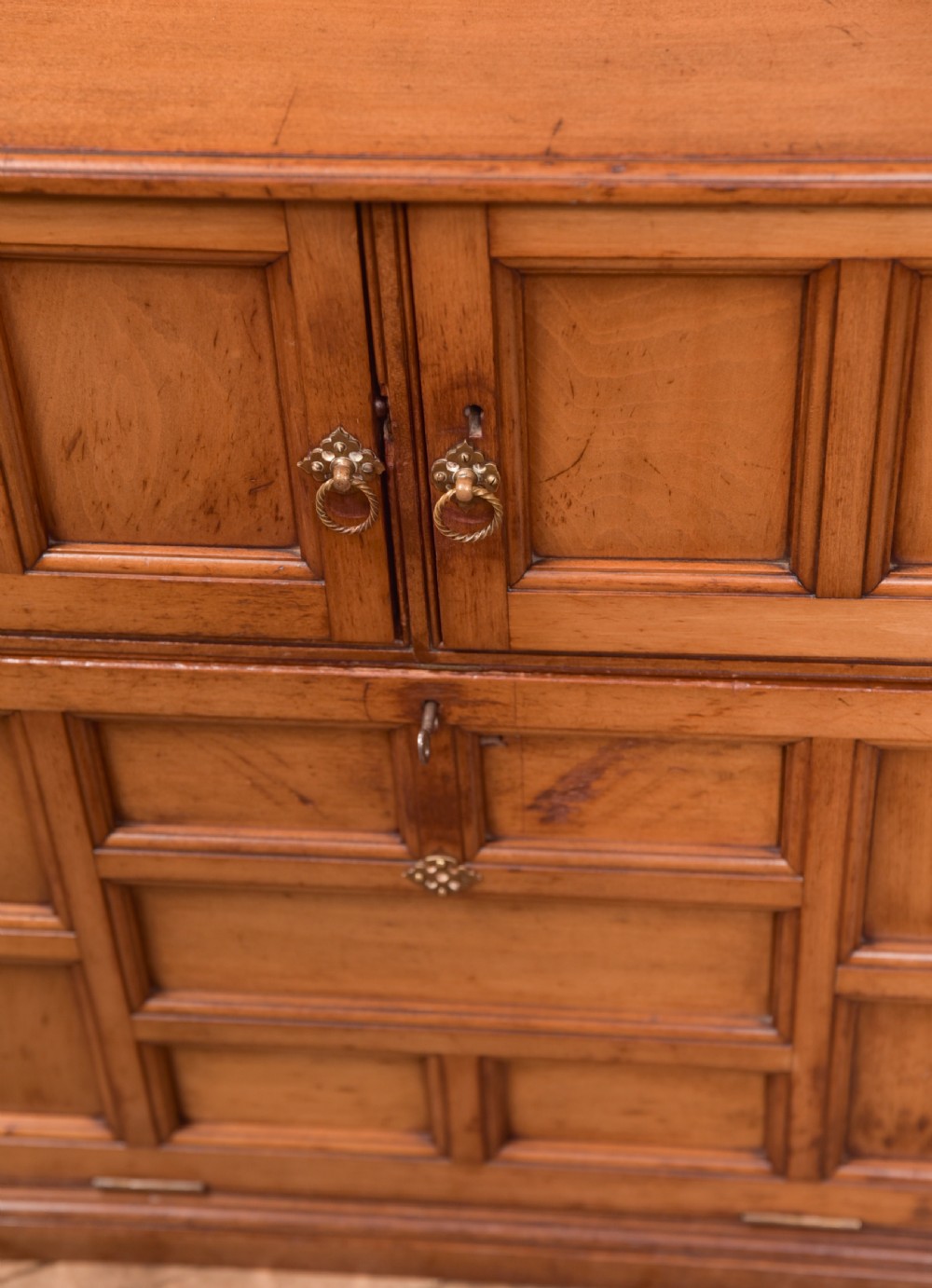 Table Cabinet View II