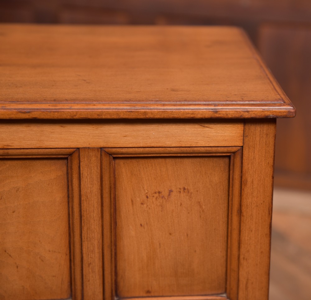 Table Cabinet View III