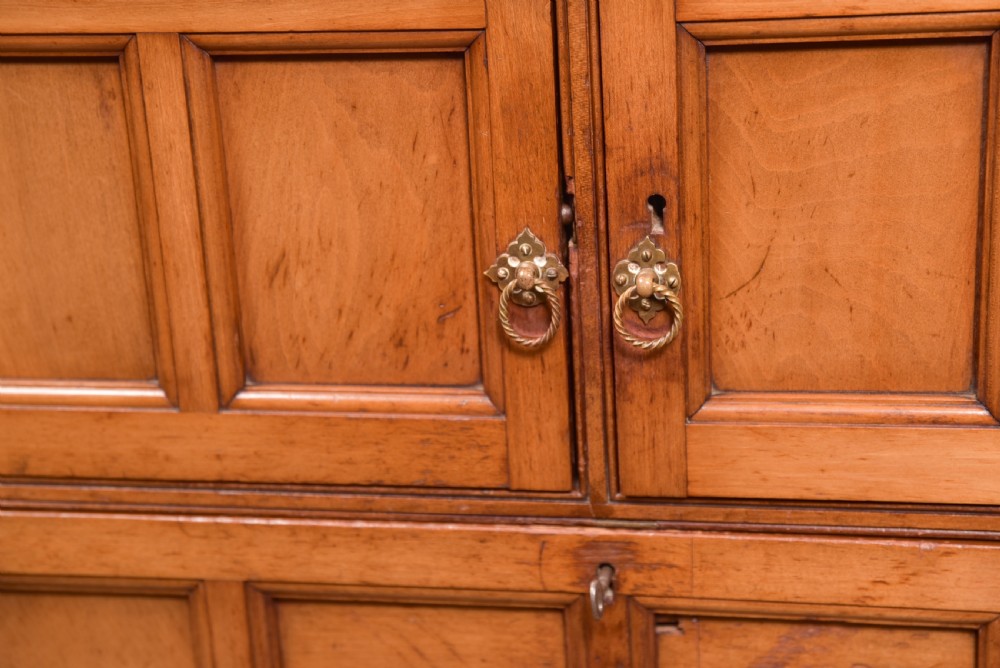 Table Cabinet View IV