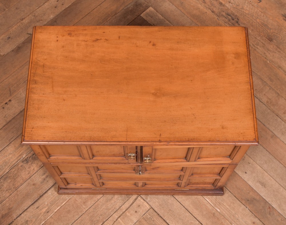 Table Cabinet View XI