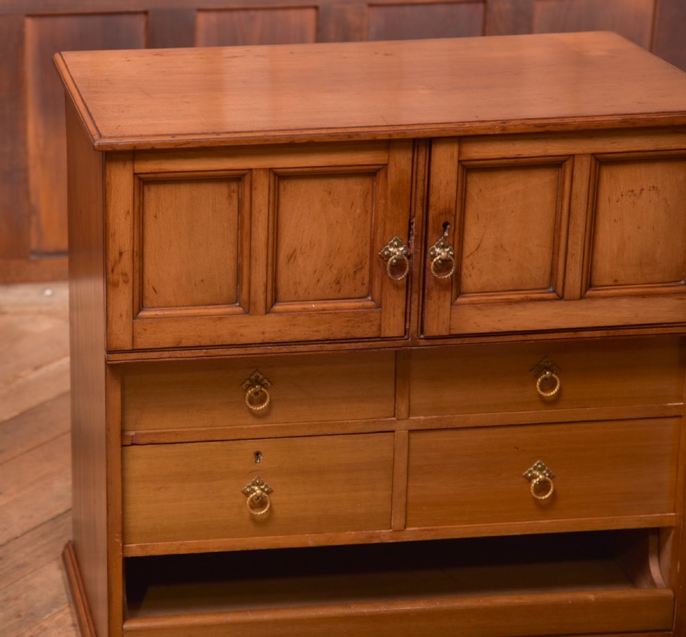 Table Cabinet View XIII