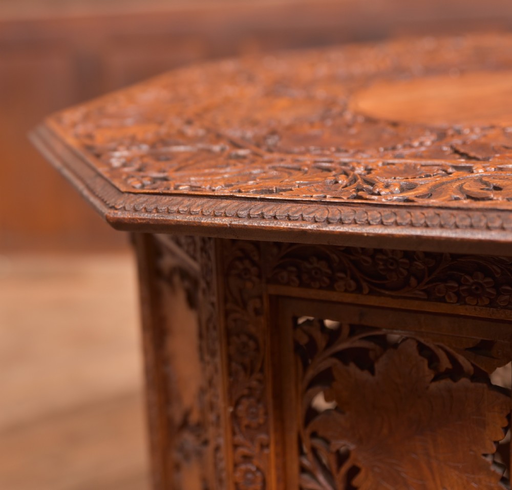 Eastern Folding Table View V