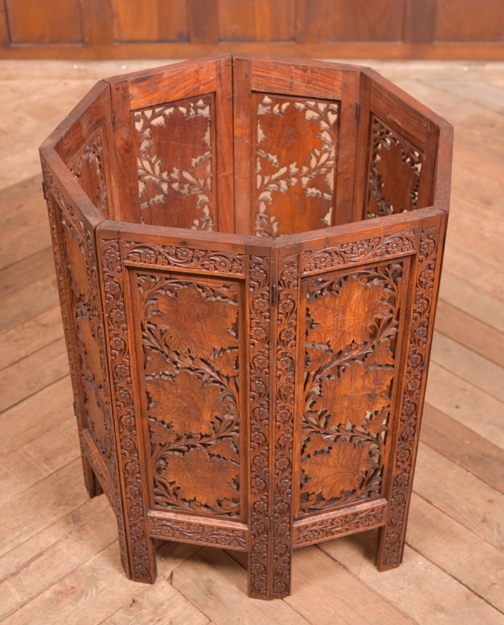 Eastern Folding Table View X
