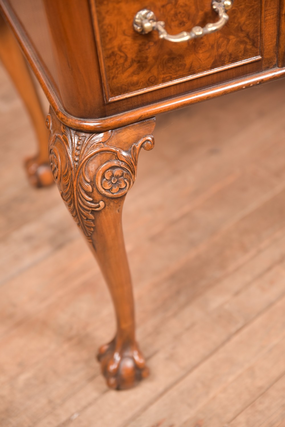 Edwardian Burr Walnut writing desk View V