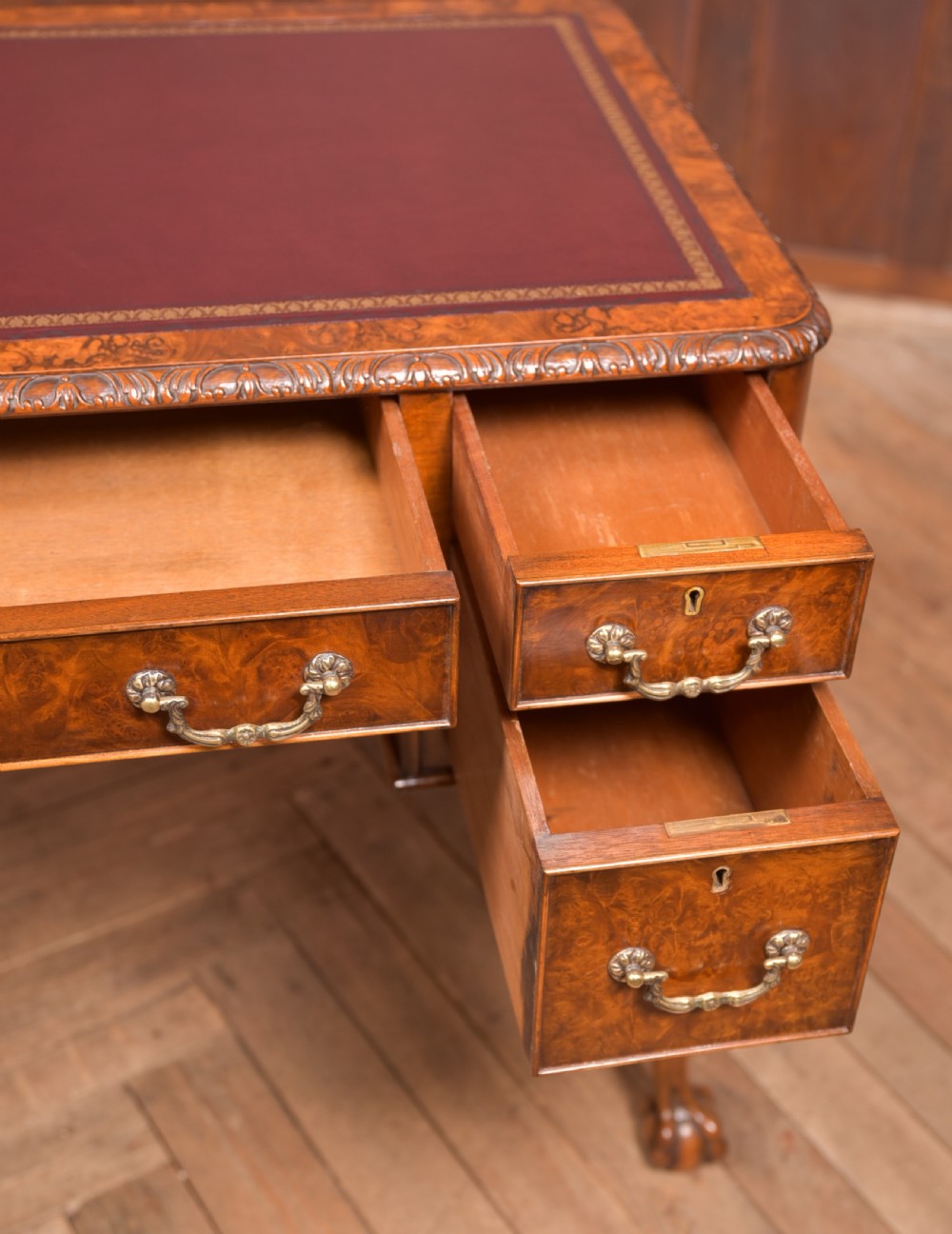 Edwardian Burr Walnut writing desk View XIII