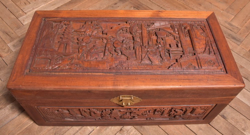 Chinese Camphor Wood Blanket / Storage Box View III