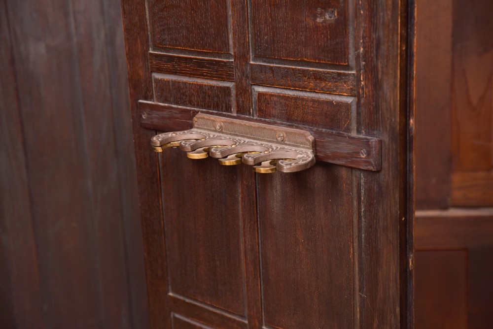 Oak Hall Robe View VI