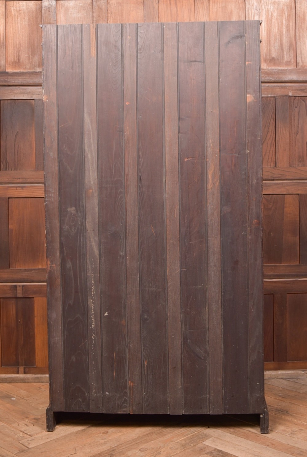 Oak Hall Robe View XI