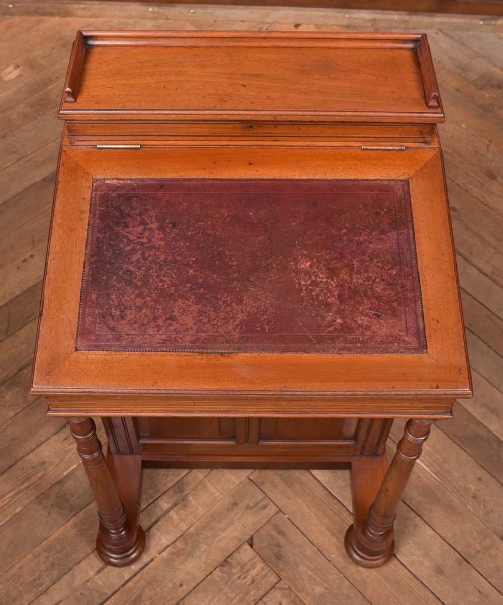  John Taylor & Son of Edinburgh Walnut Davenport View XVI