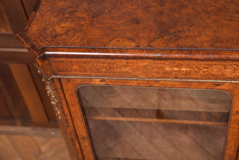 Victorian Walnut Bookcase / Display Cabinet View XII