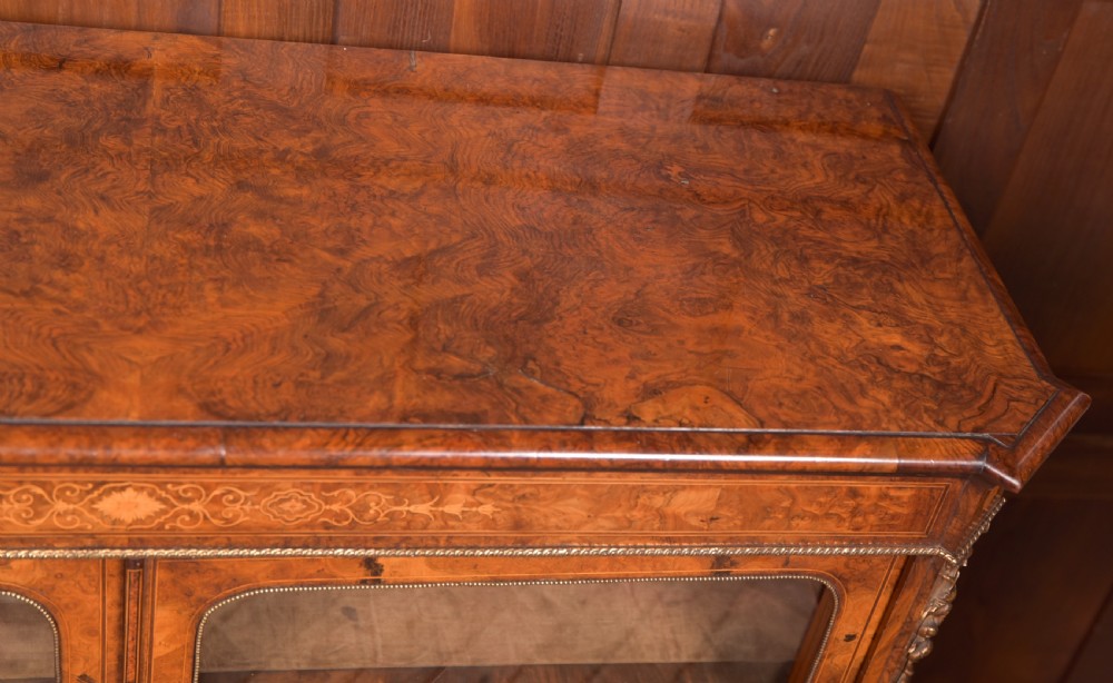 Victorian Walnut Bookcase / Display Cabinet View XIII