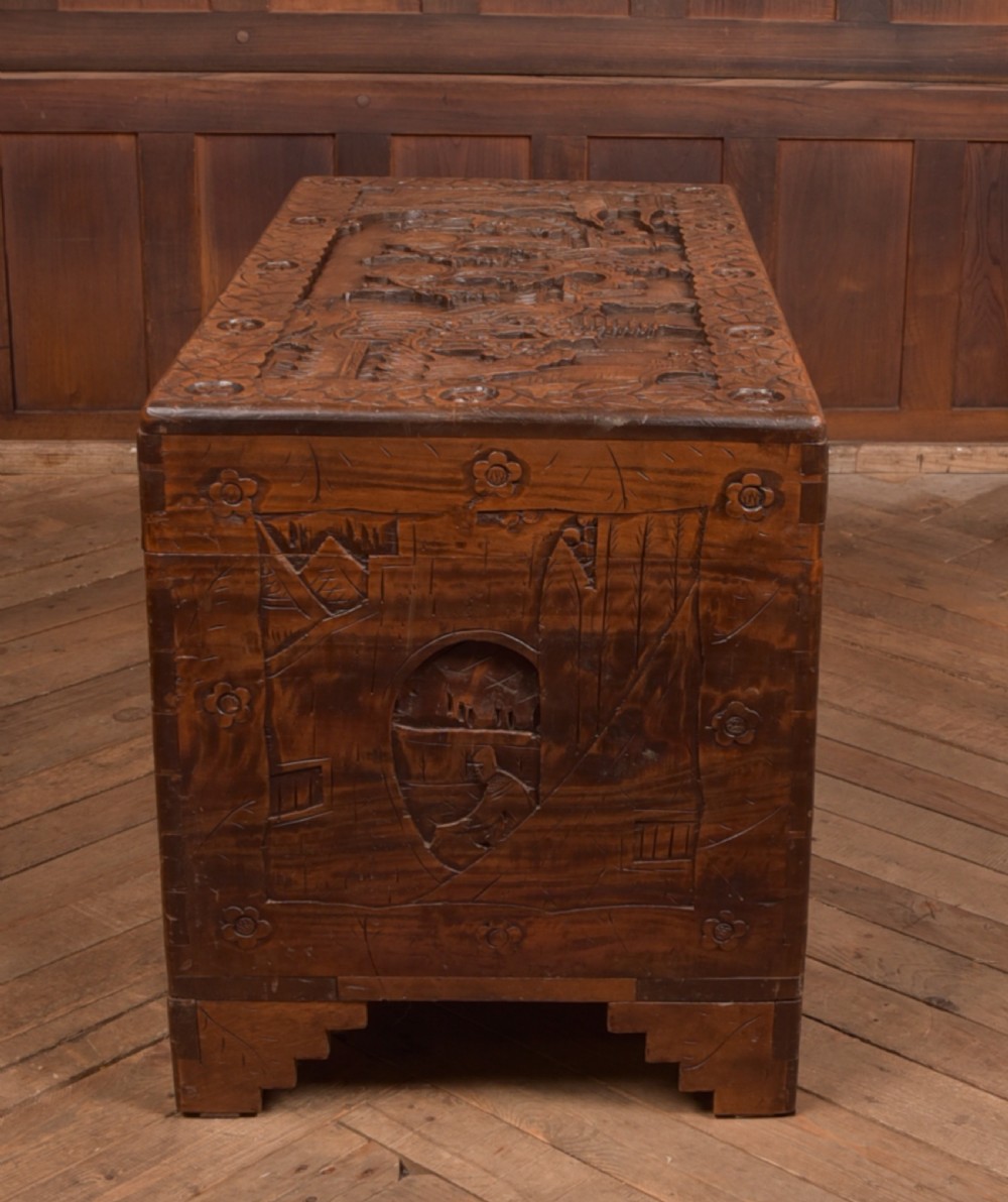 Chinese Camphor wood storage / blanket box View XIII