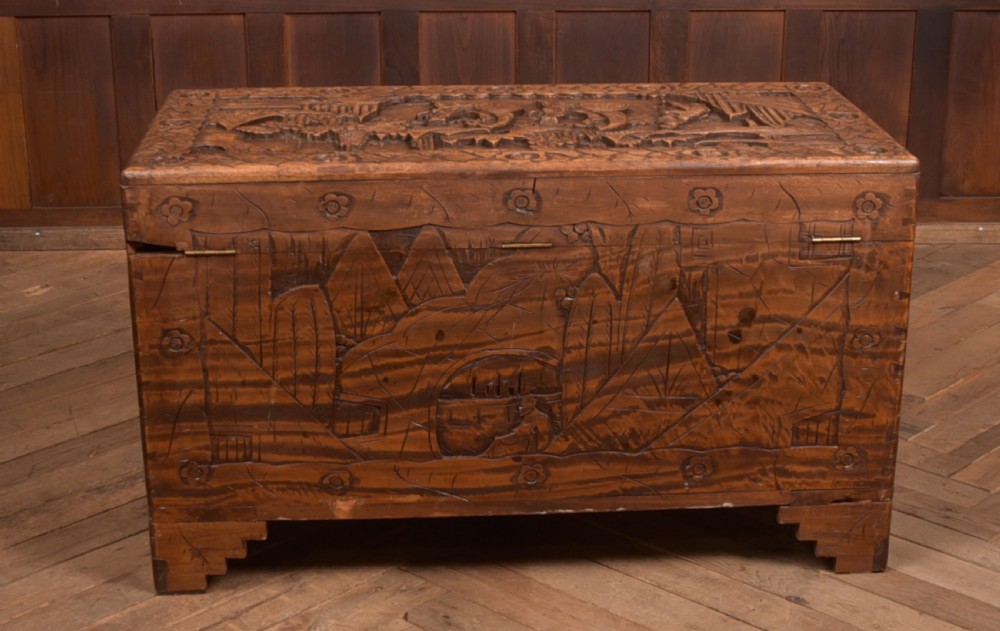 Chinese Camphor wood storage / blanket box View XIV