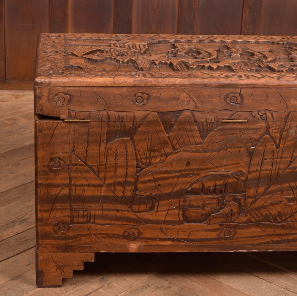 Chinese Camphor wood storage / blanket box View XV