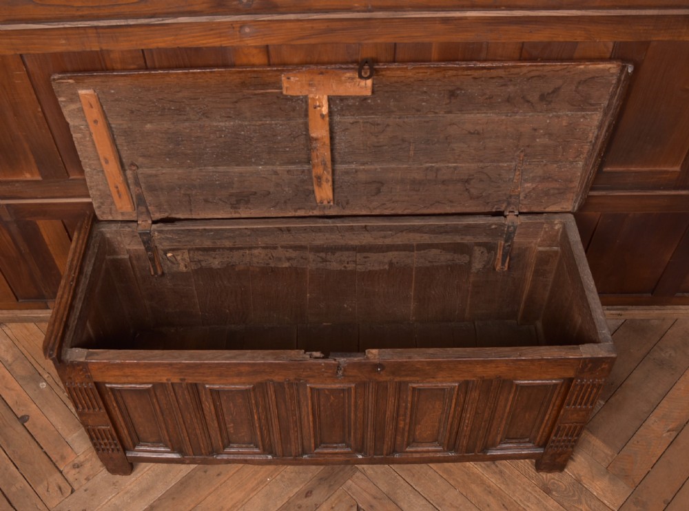 18th Century Oak Coffer View IV
