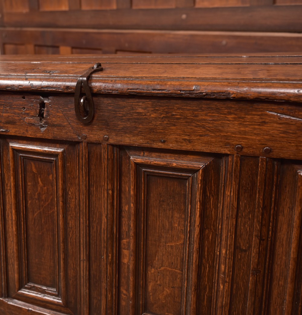 18th Century Oak Coffer View VI