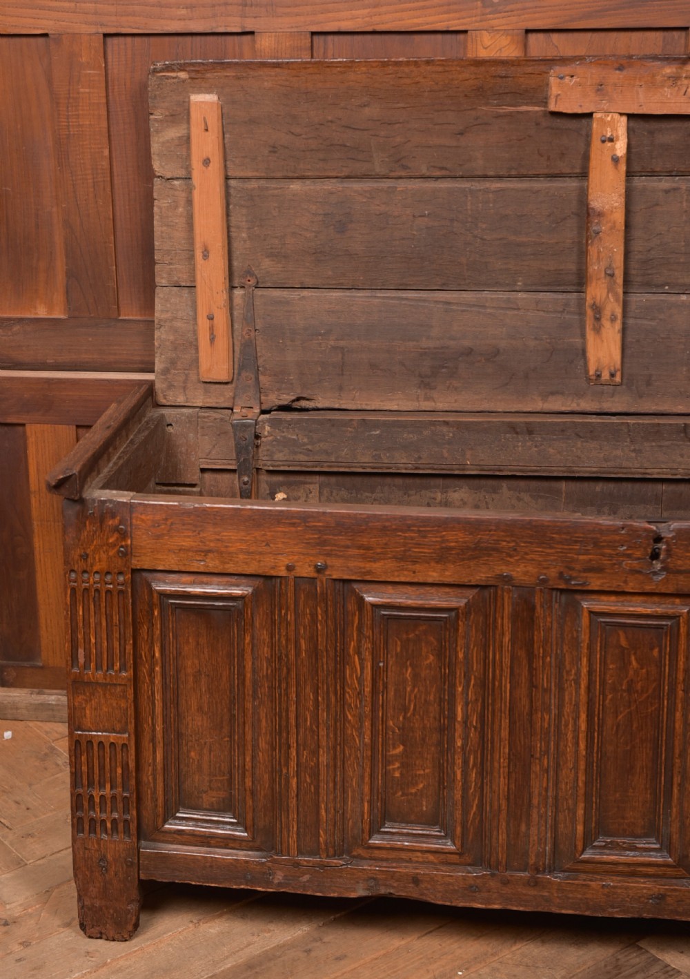 18th Century Oak Coffer View XI