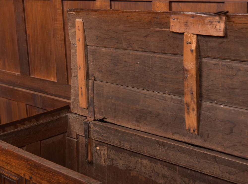 18th Century Oak Coffer View XII