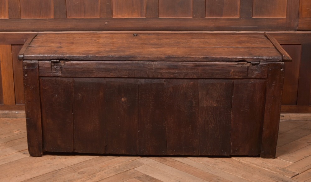18th Century Oak Coffer View XVII