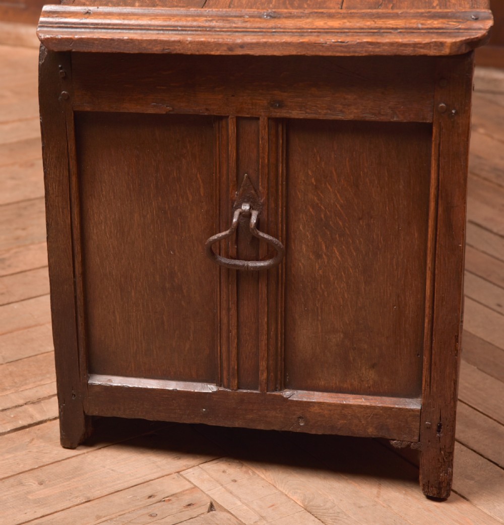 18th Century Oak Coffer View XXI